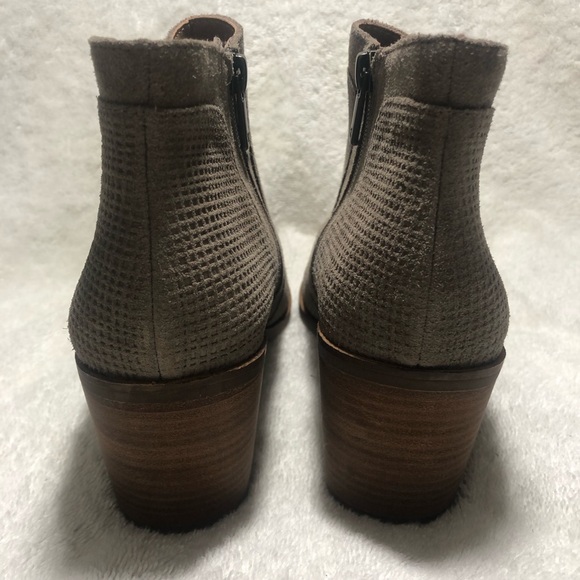 Lucky Brand LP Ponic Ankle Boots Heel Shoes Taupe Suede Leather Womens Size 10M - Picture 4 of 9